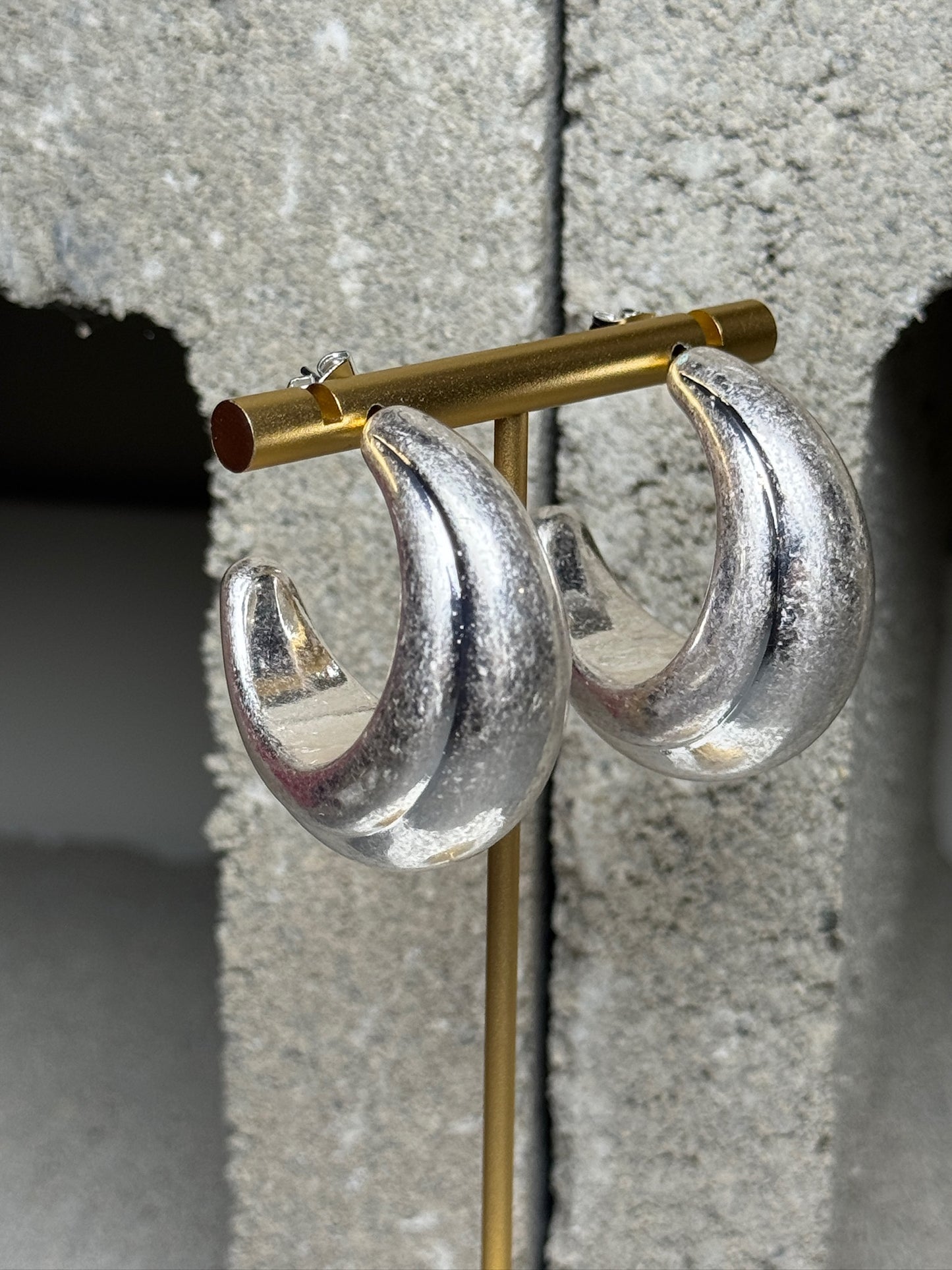 Good Form Hoop Earrings