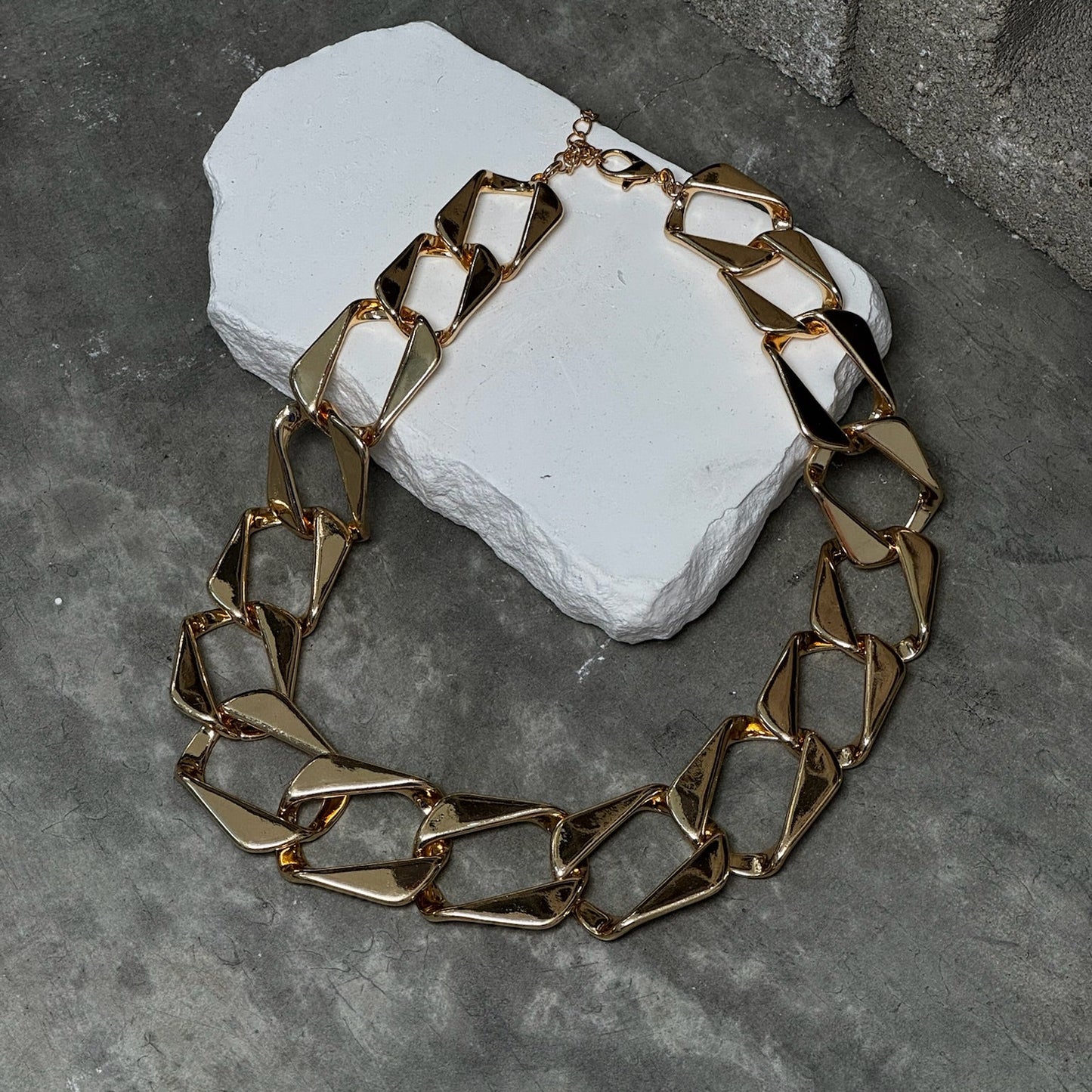 Bare with Me Chunky Link Necklace 16" w/ Extender