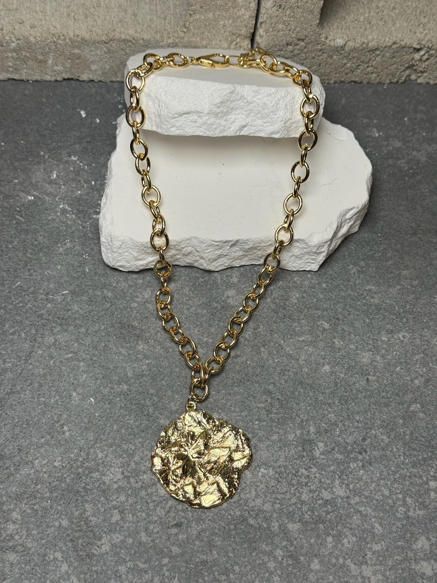 Circle Back Layered Necklace 18" w/ Extender