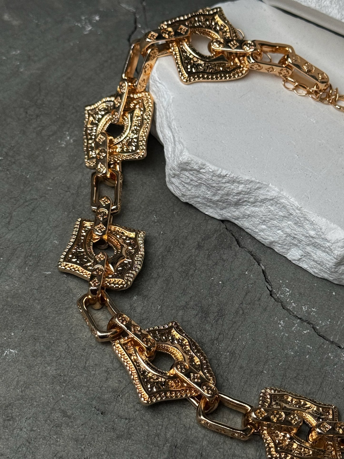 Sassy & Classy Square Link Necklace 18" w/ Extender