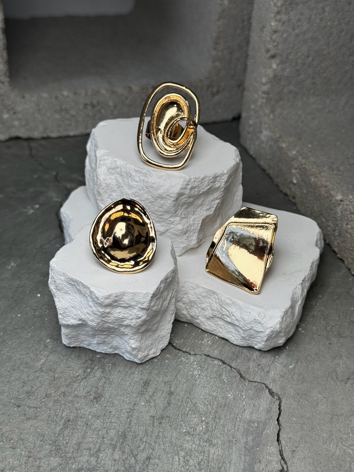 So Dramatic 3 Piece Ring Set Expandable up to size 9