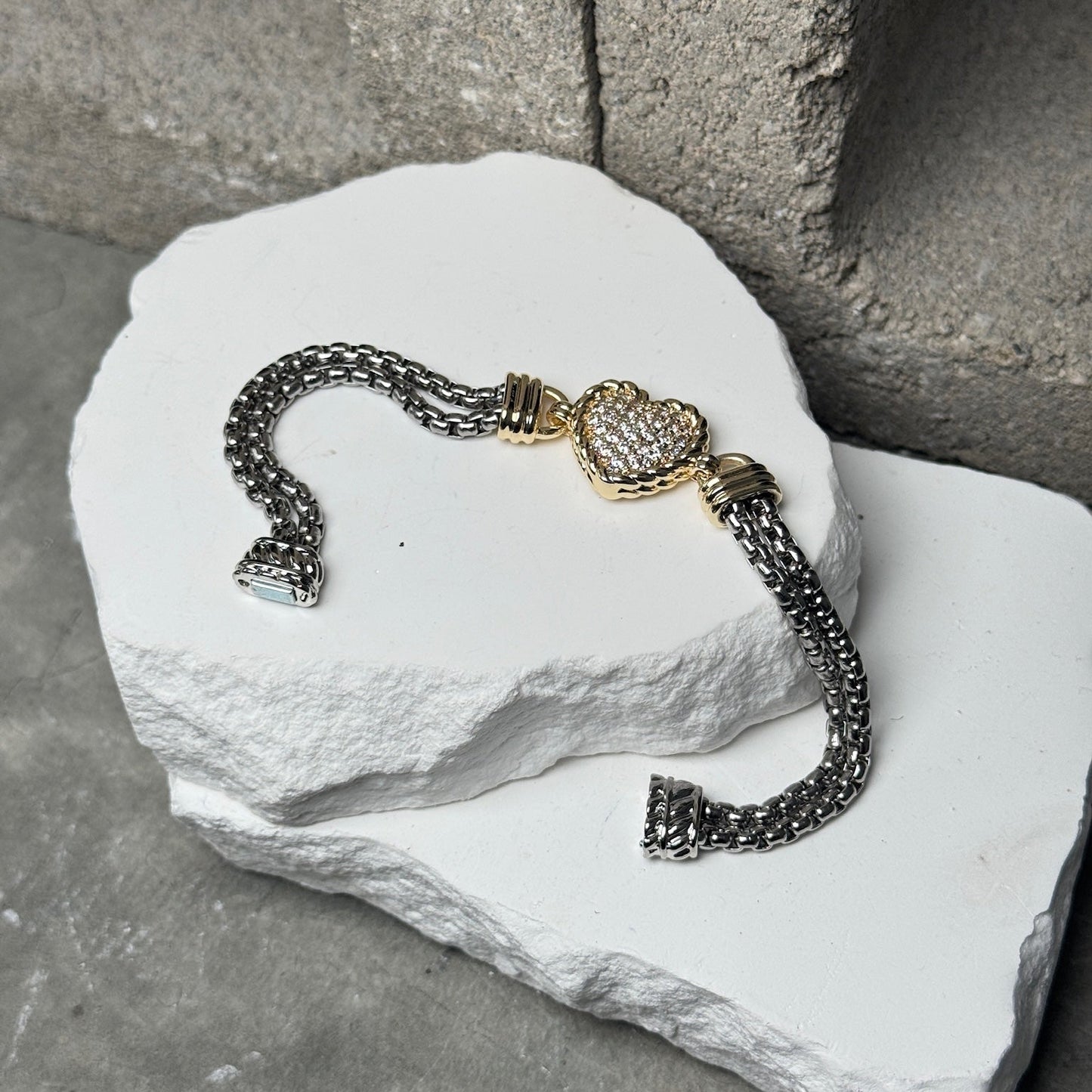 Mix Metal Heart Bracelet w/ Magnetic Closure 7.25"