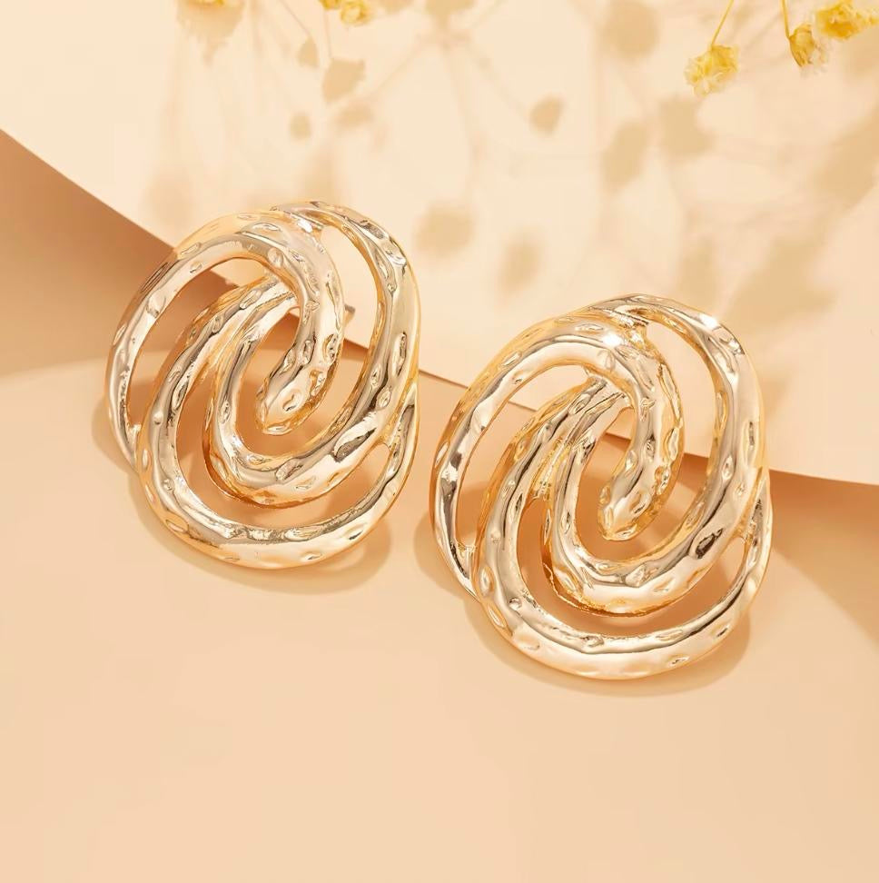 It's Vintage Swirl Stud Earrings - Gold-Tone Spiral Design Fashion Accessories for Stylish Looks