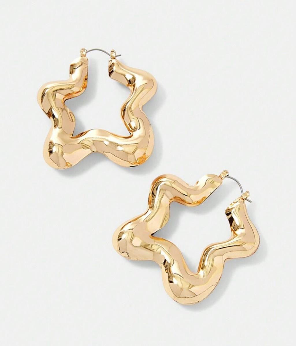 Curves Ahead Wavy Star Earrings
