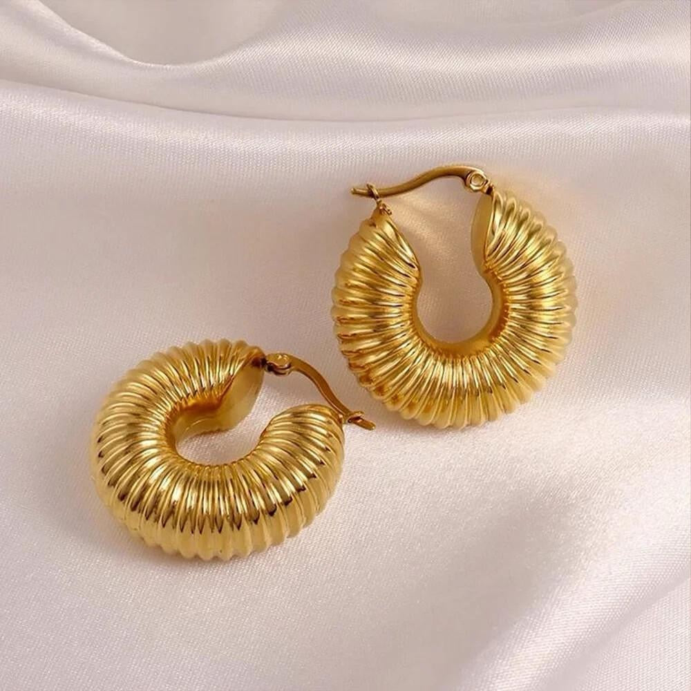Mini Ribbed Hoop Earrings - Gold-Tone Fashion Accessory for Stylish Looks