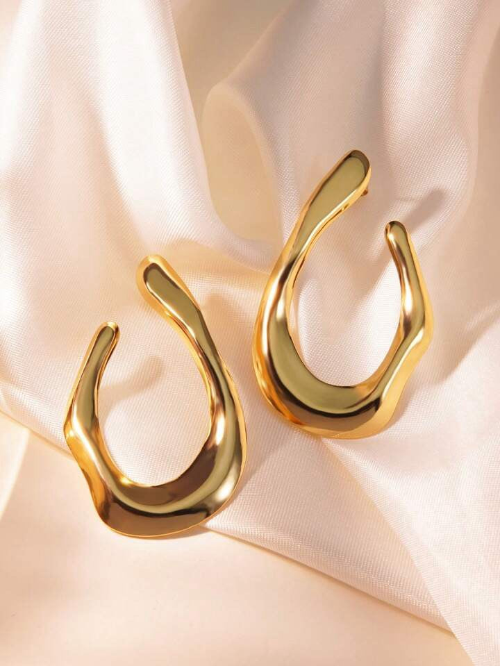 So Pure Curved Earrings - Gold-Tone Curved Design Fashion Accessory