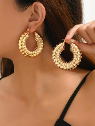 Drama Queen Ribbed Hoop Earrings