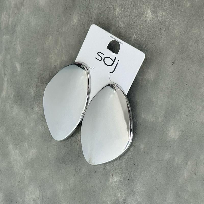The Main Character Metal Plate Earrings - Design Lightweight & Bold Perfect for Everyday Style or Special Occasions