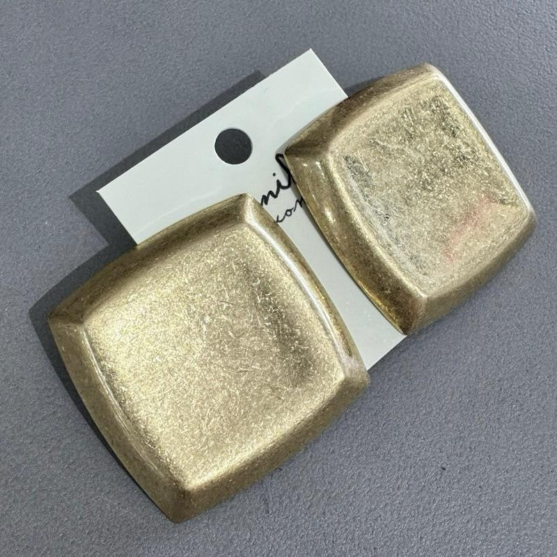 Everyday Square Metal Earrings - Simple Elegant Design for Everyday Wear - Versatile & Modern Look - Clean Polished Appearance
