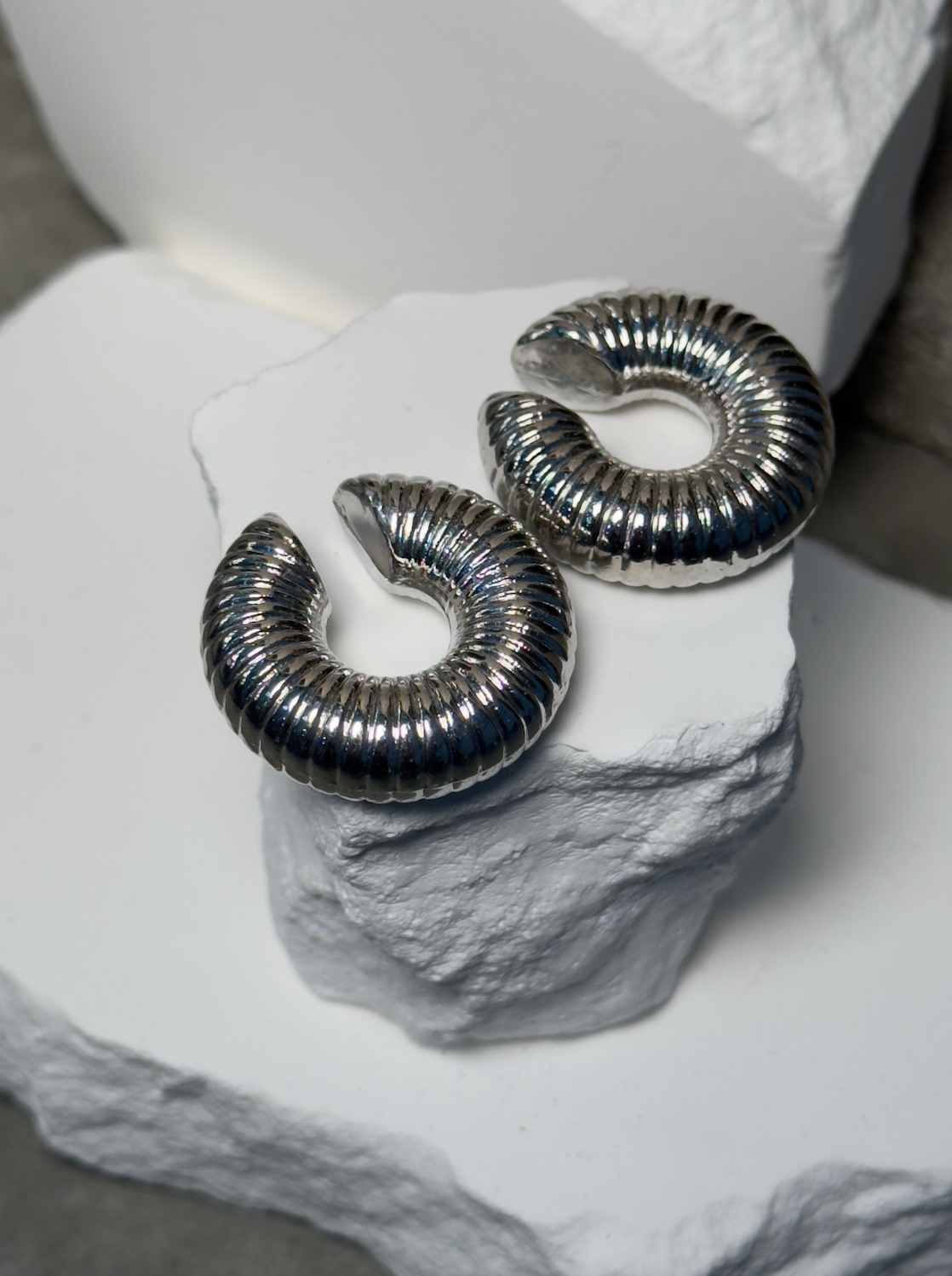 Ribbed Chunky Ear Cuff
