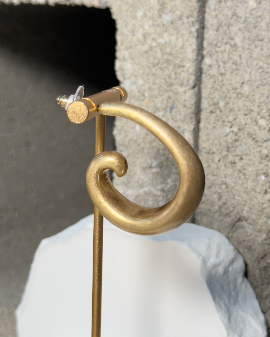 Golden Hour Swirl Earrings - Female Hook Earrings with Metal Coating and Geometric Design