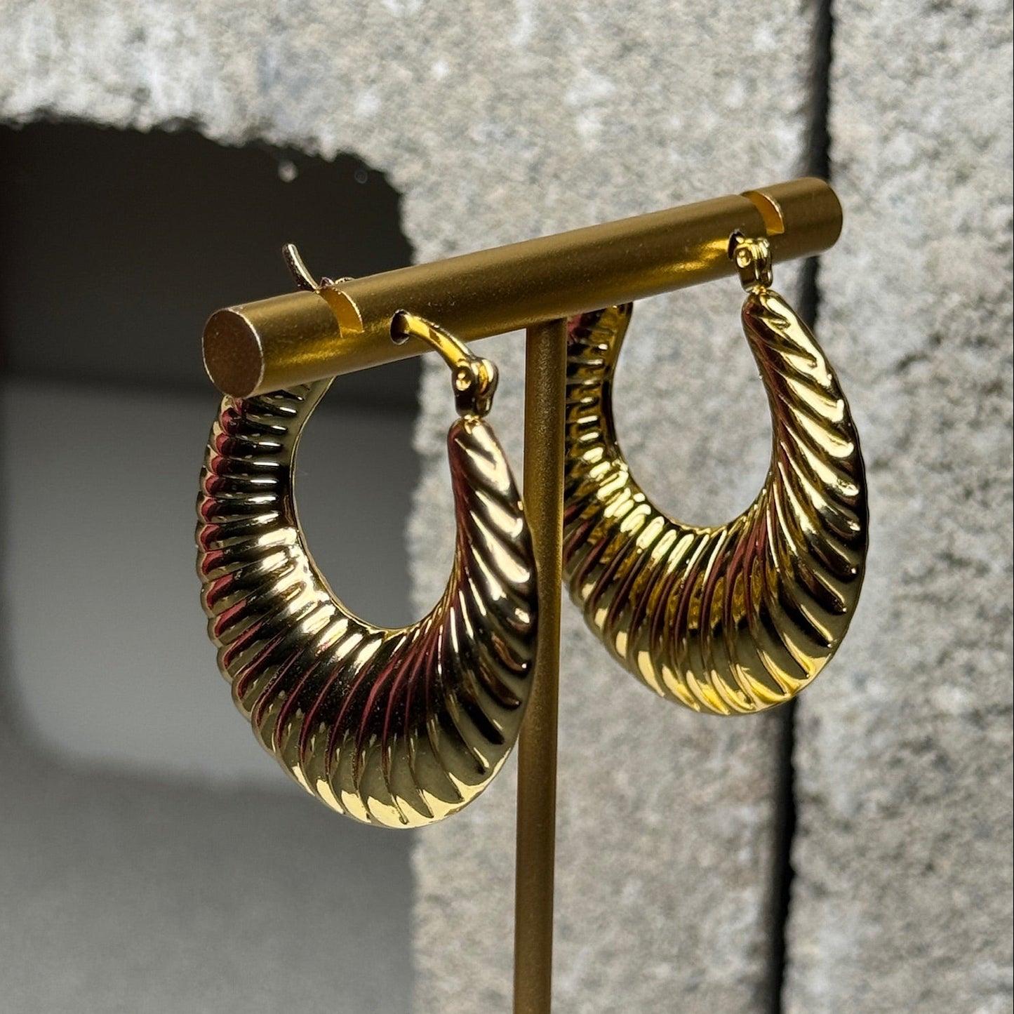 DND Ribbed Hoop Earrings