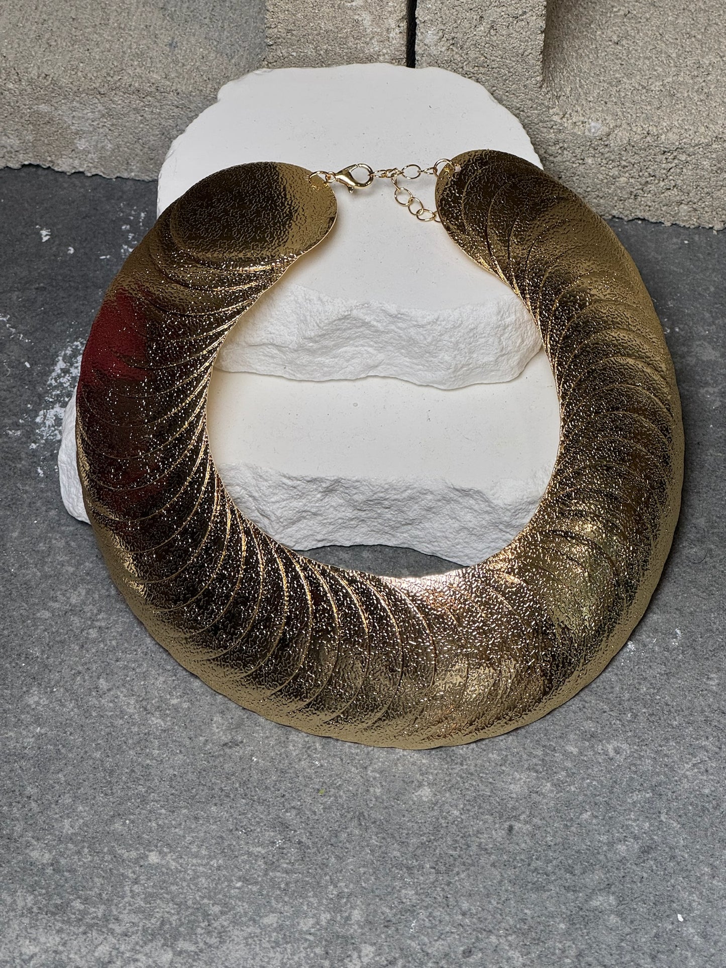 Round & Round Choker 17" w/ Extender