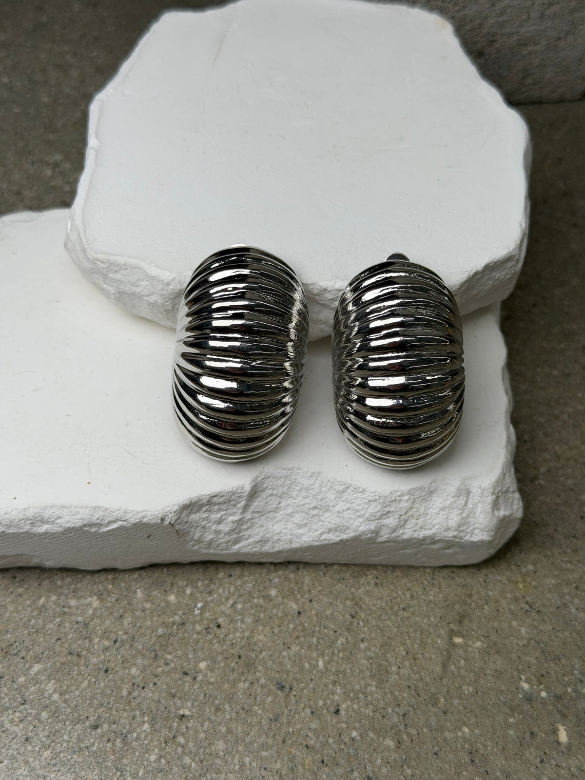 The Dynasty Ribbed Clip Ons