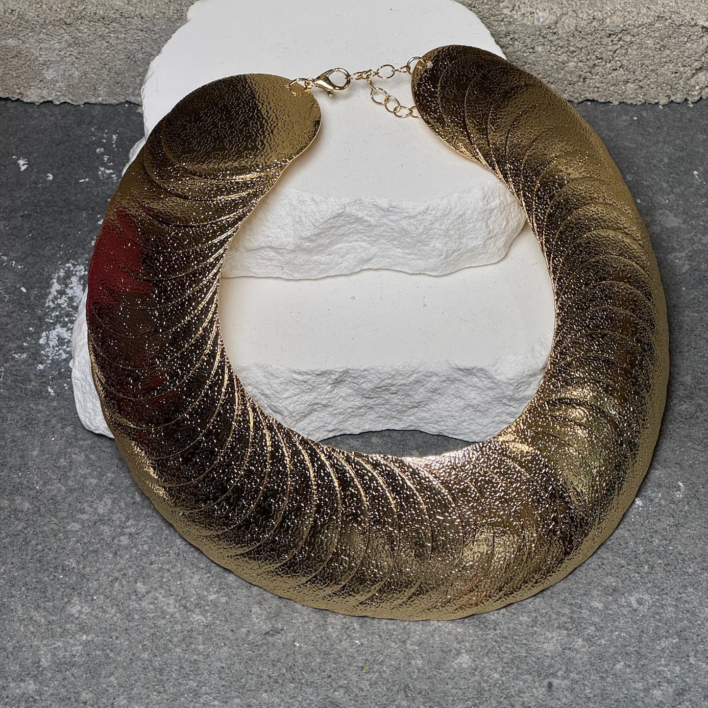Round & Round Choker 17" w/ Extender