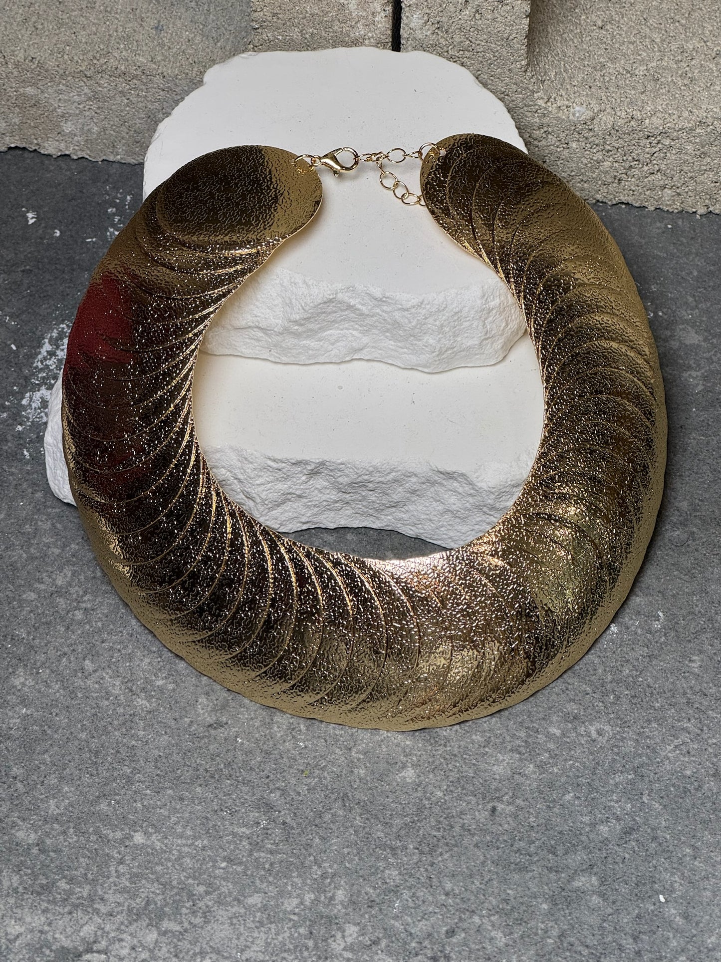 Round & Round Choker 17" w/ Extender