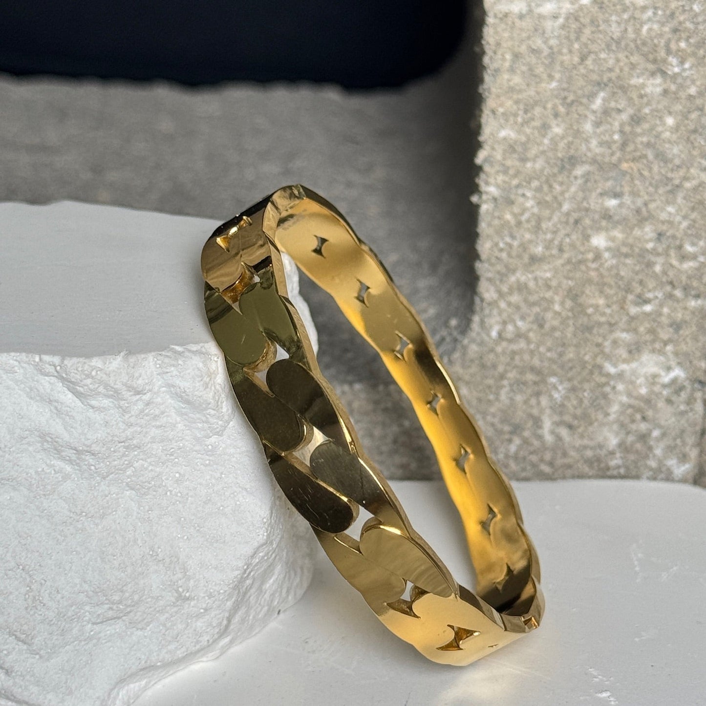 Subtle Spark Bracelet
