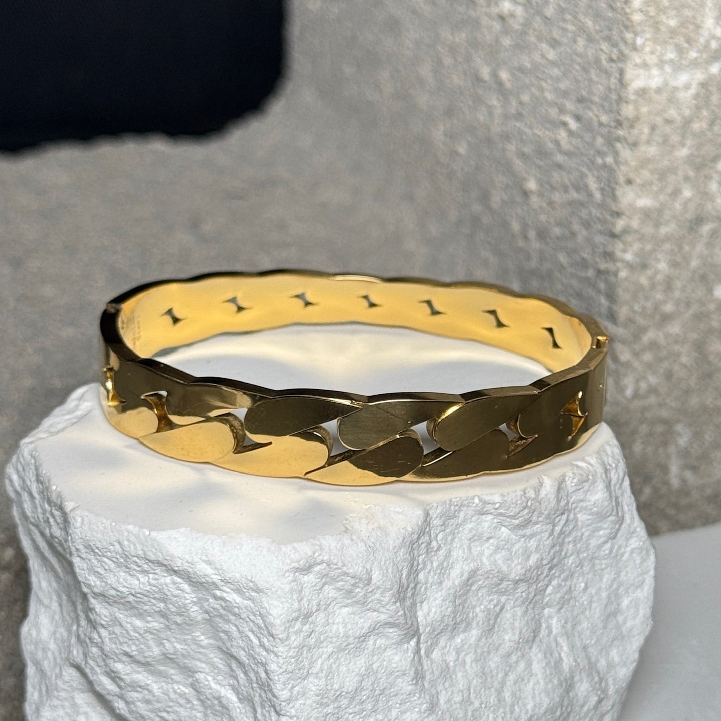 Subtle Spark Bracelet