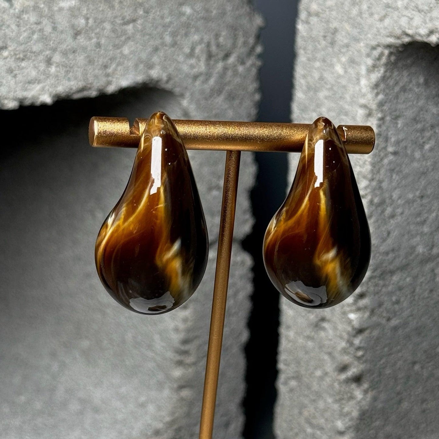 Soft Curve Teardrop Earrings