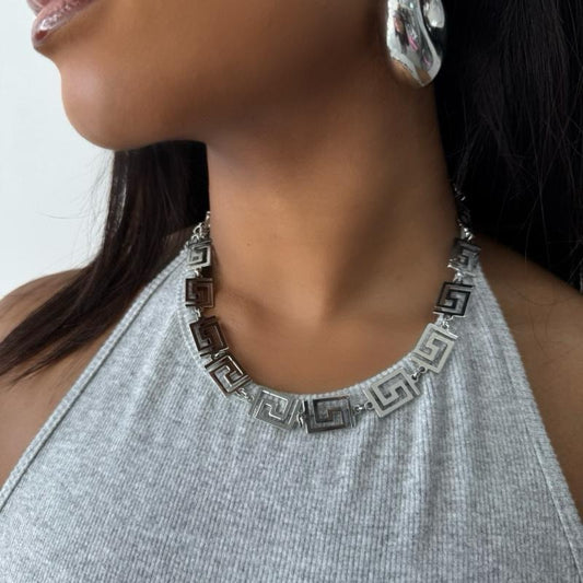 Baroque Style Silver Necklace - Classic and Elegant Women's Accessory, Metal Coating, Evening Jewelry, Perfect for Stacking with Various Outfits