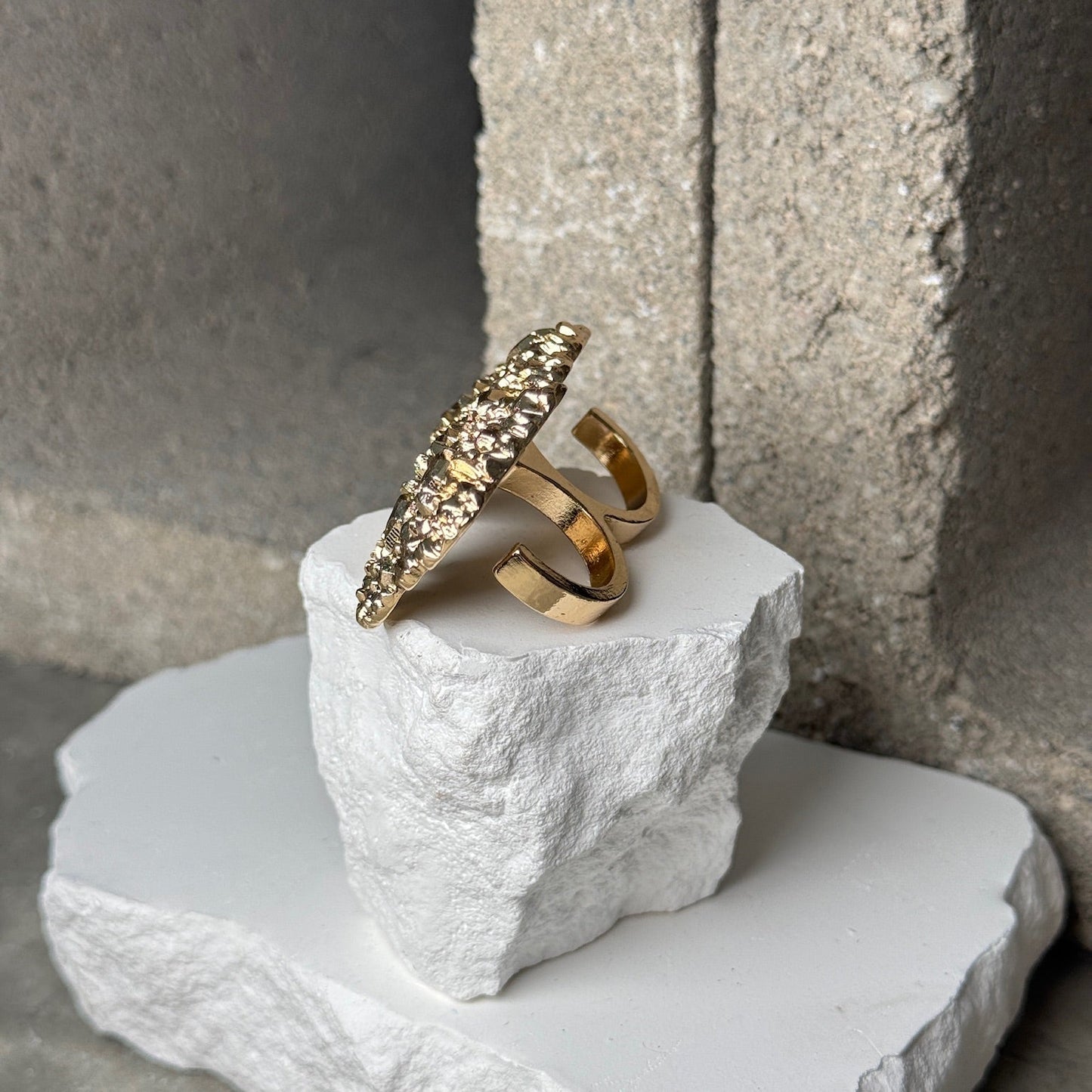 Gold Digger Double Finger Ring