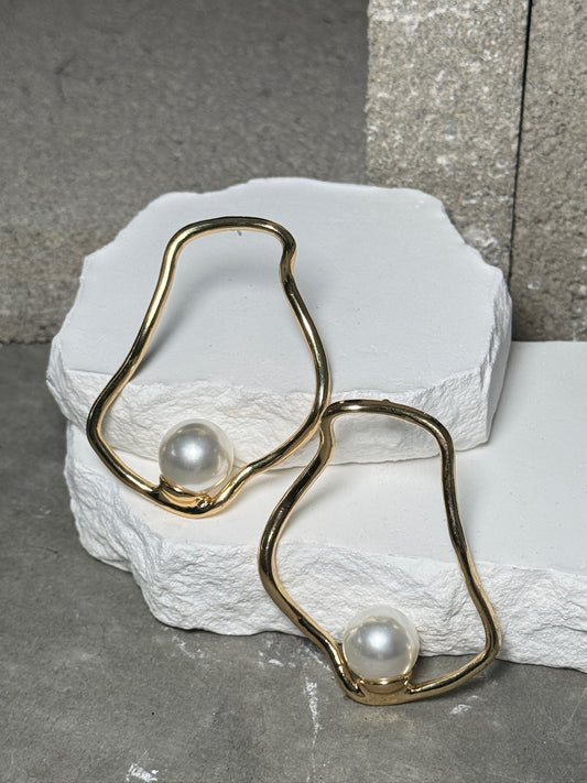 Gold Metric Pearl Drop Earrings - Elegant Unisex Design with Pearl Accent & Curved Gold Frame Jewelry