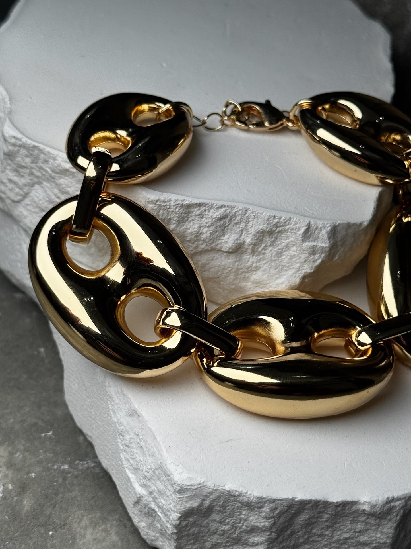 Jumbo Bottle Cap Link Bracelet 7"