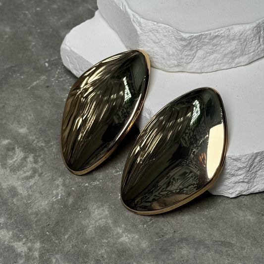 The Main Character Metal Plate Earrings