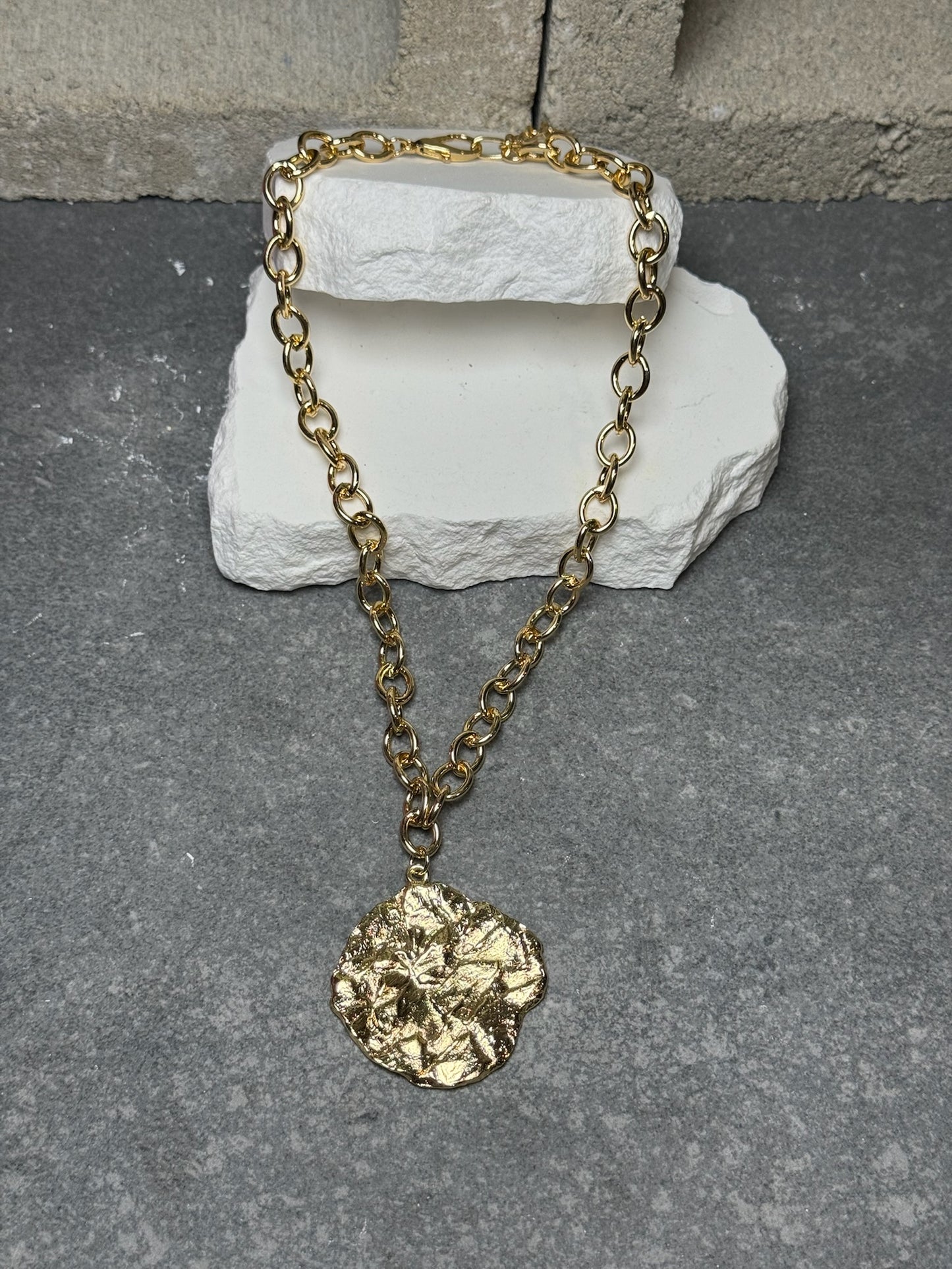 Circle Back Layered Necklace 18" w/ Extender