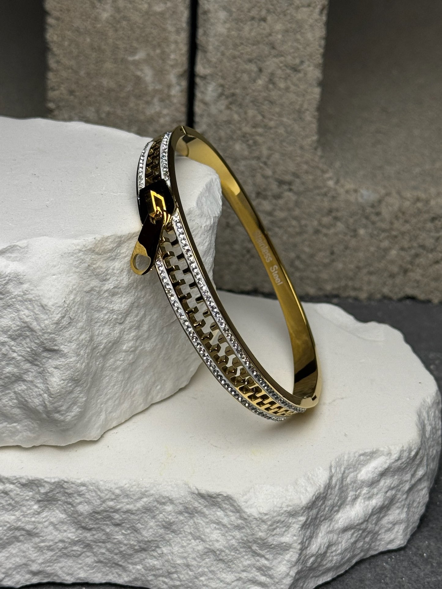 Zip Me Up Bangle 6.5"