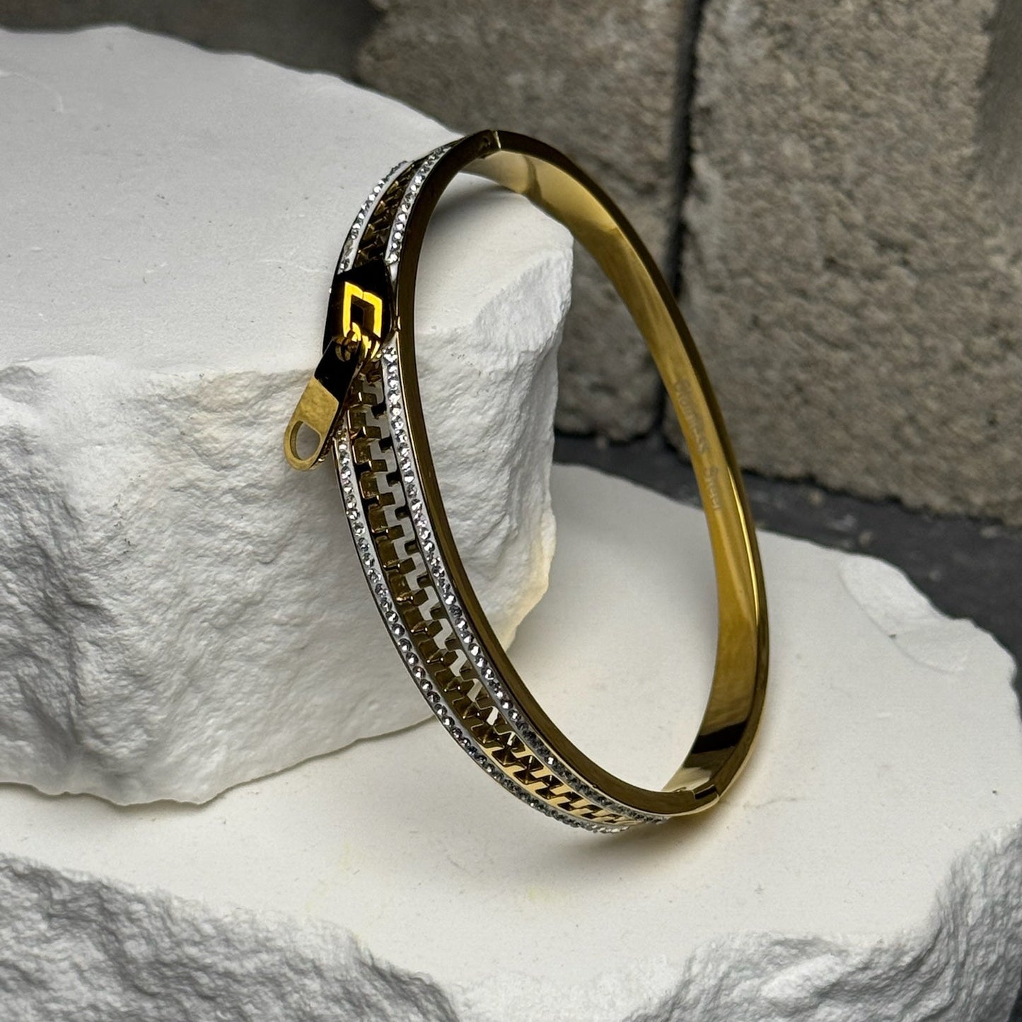 Zip Me Up Bangle 6.5"