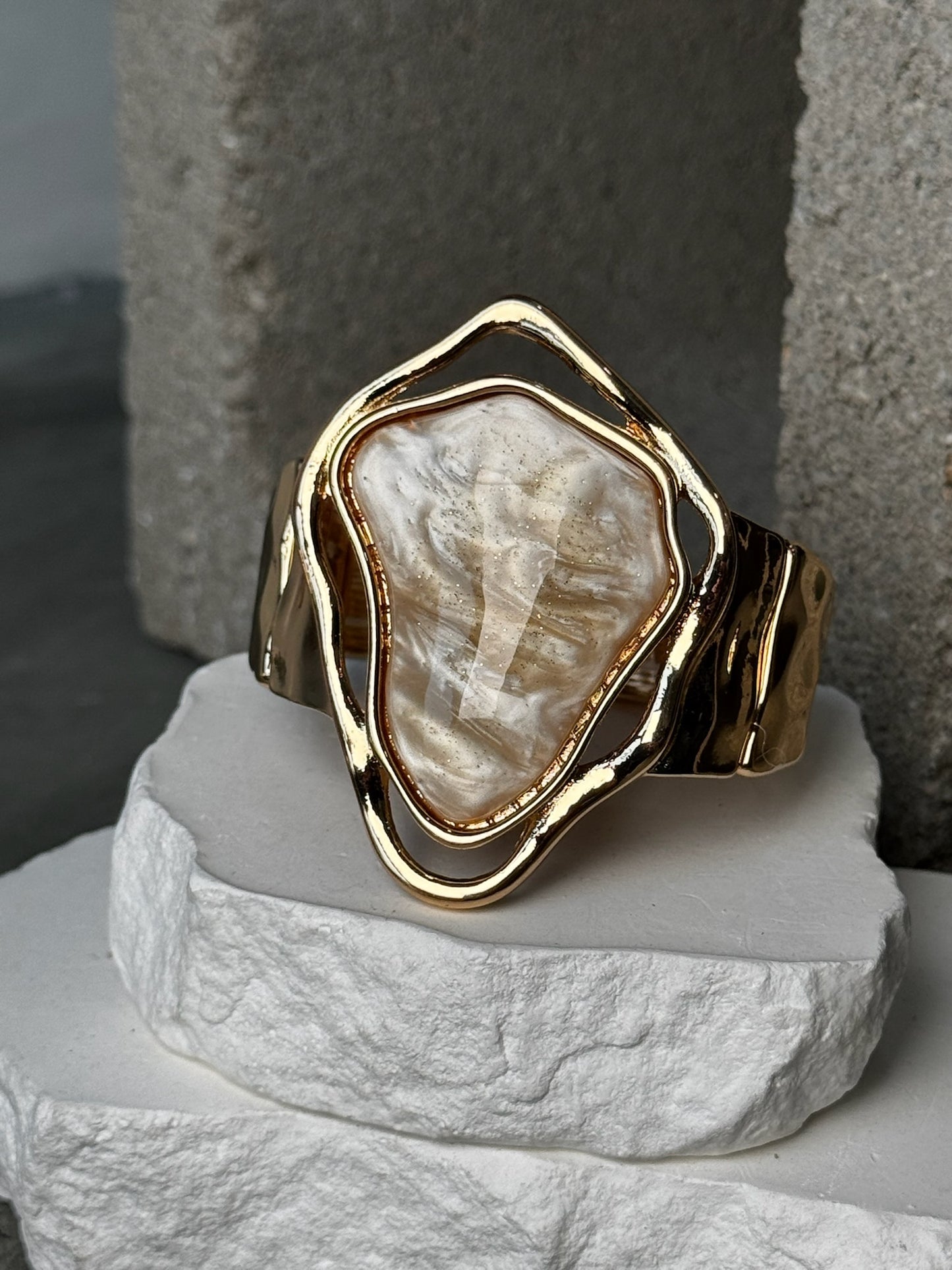 Amber Gleam Expandable Bracelet Up To 8"