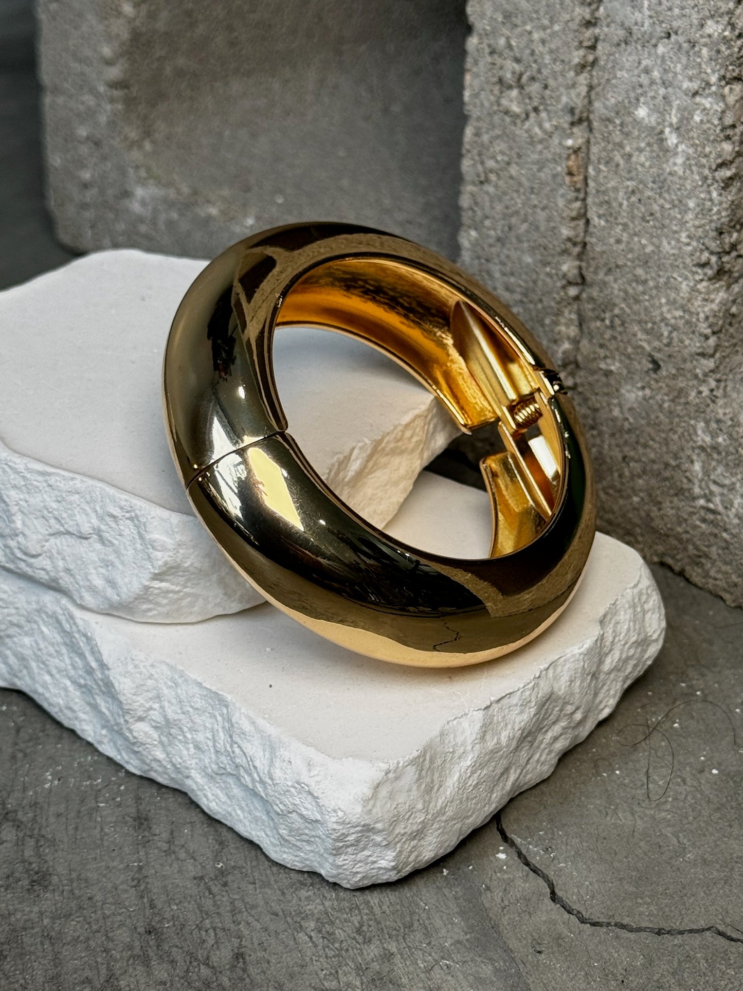 Sweet Chaos Bold Layer Bracelet 7"