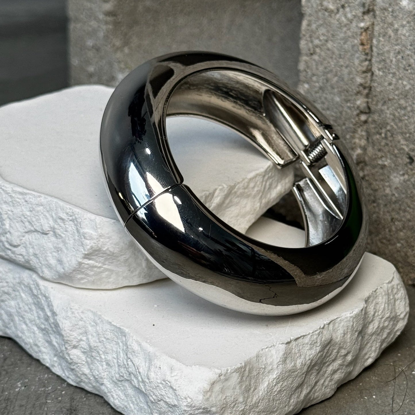 Sweet Chaos Bold Layer Bracelet 7"