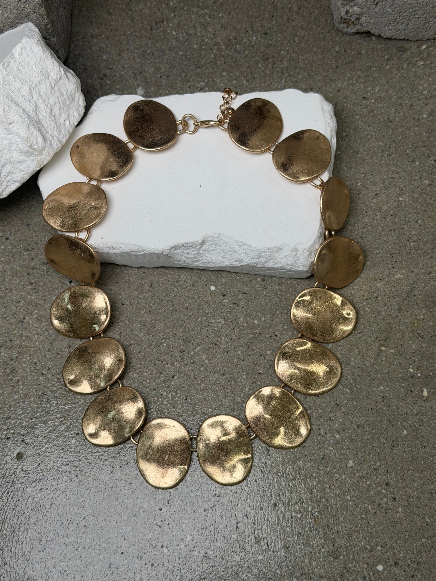 The Metal Orbit Necklace 20'