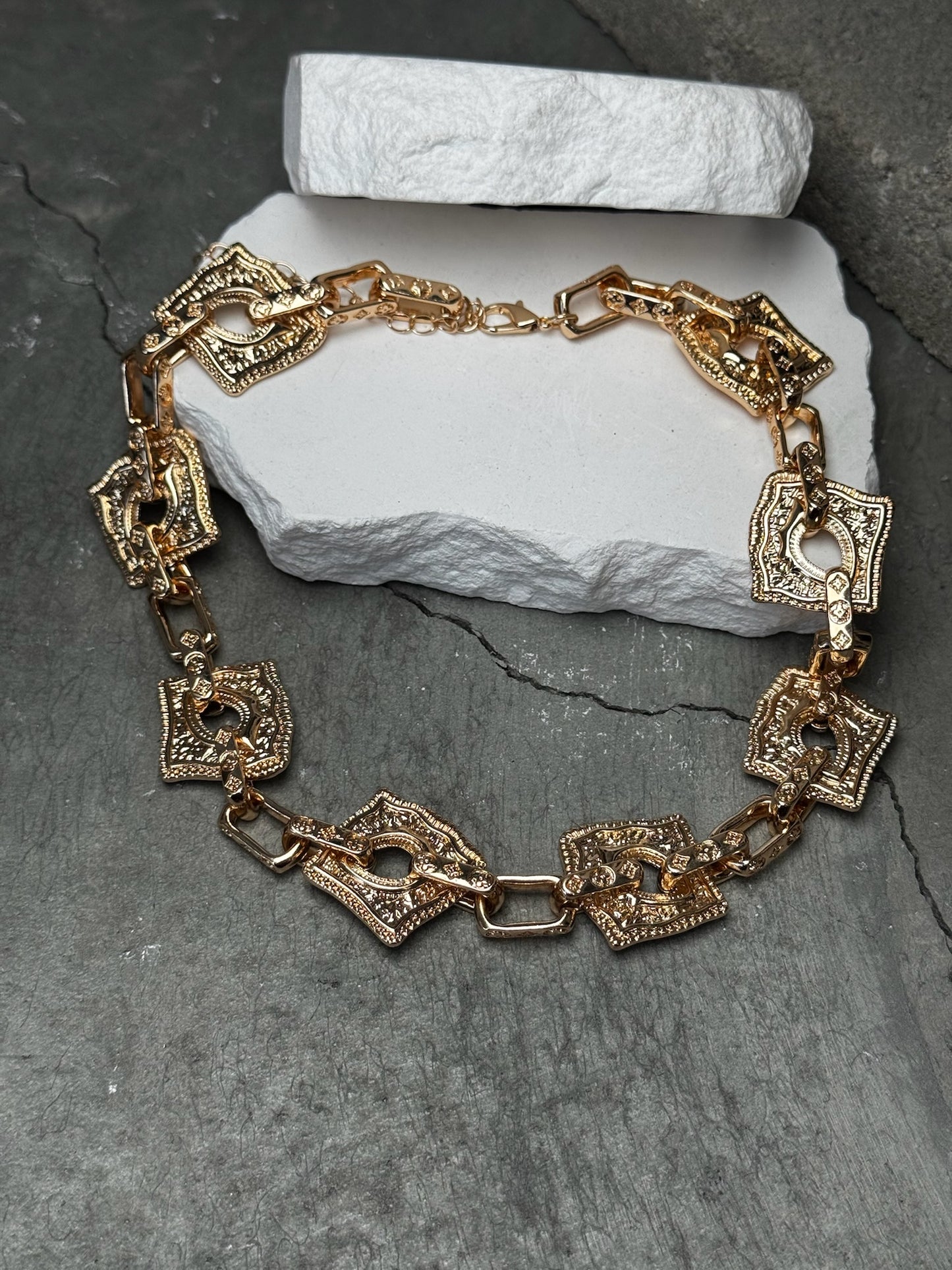 Sassy & Classy Square Link Necklace 18" w/ Extender