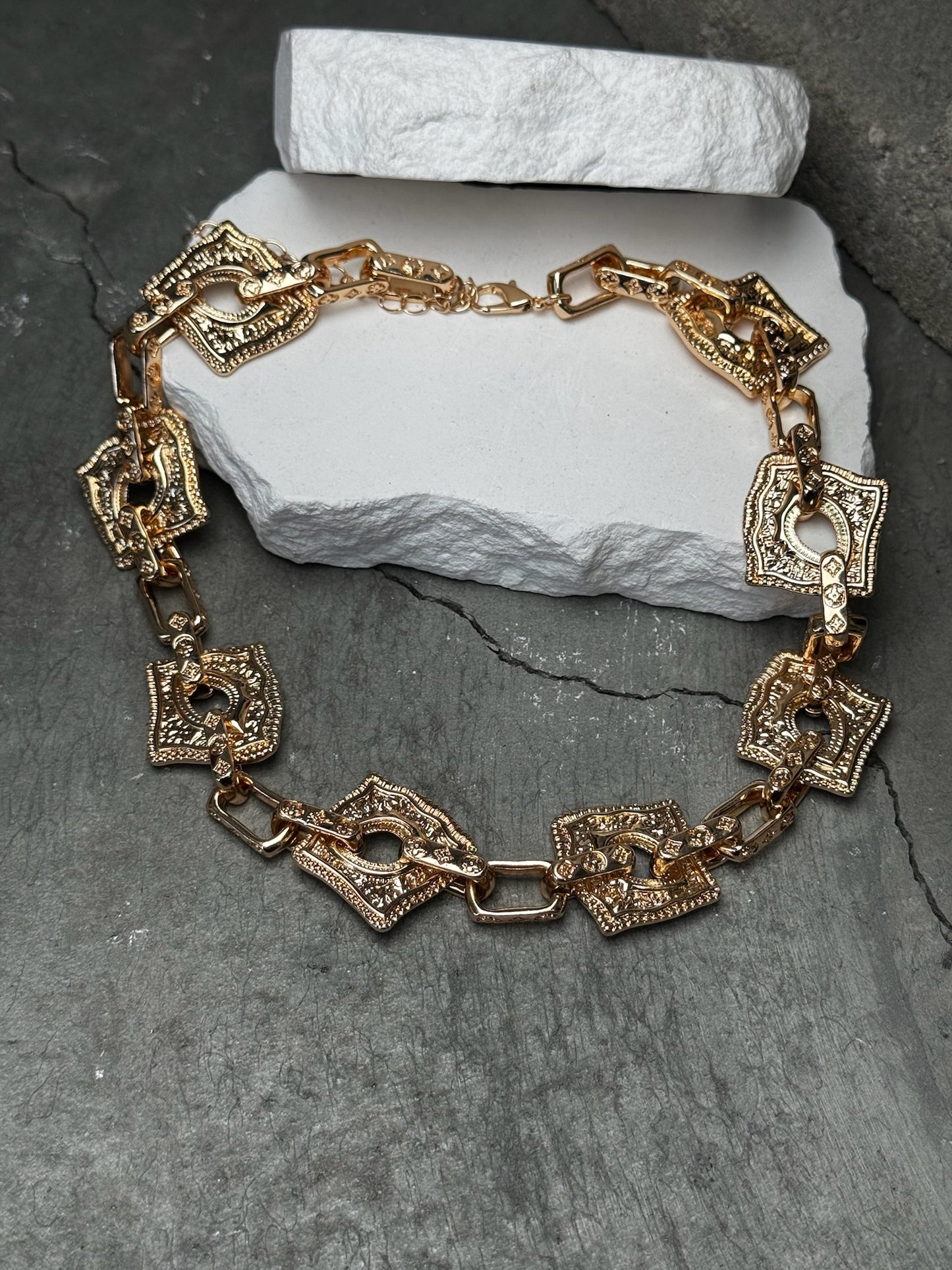 Sassy & Classy Square Link Necklace 18" w/ Extender