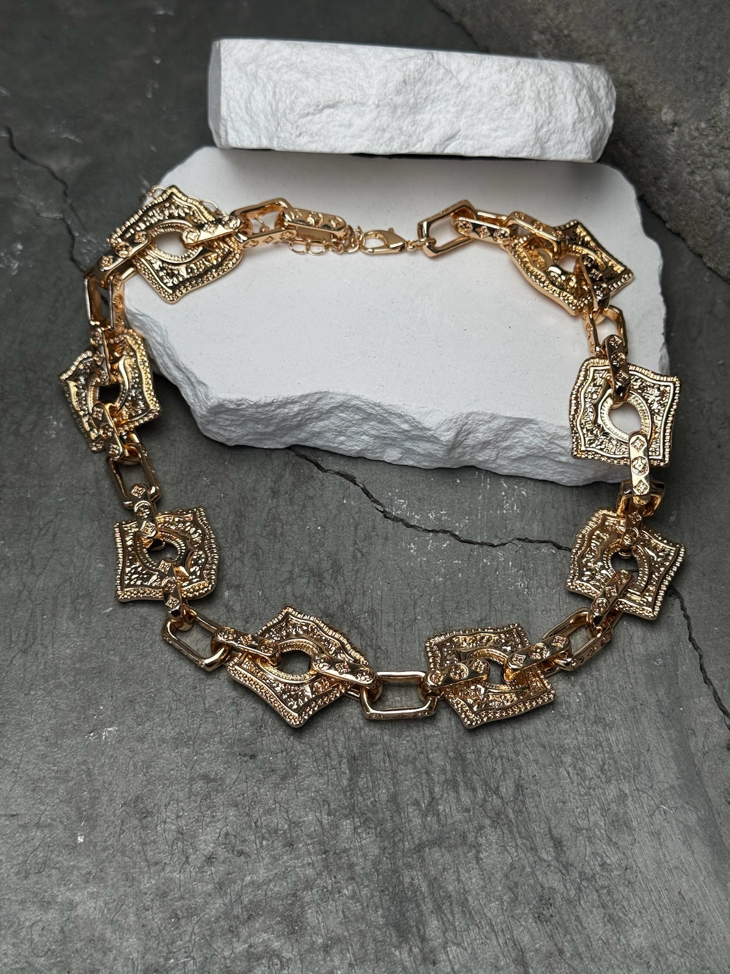 Sassy & Classy Square Link Necklace 18" w/ Extender