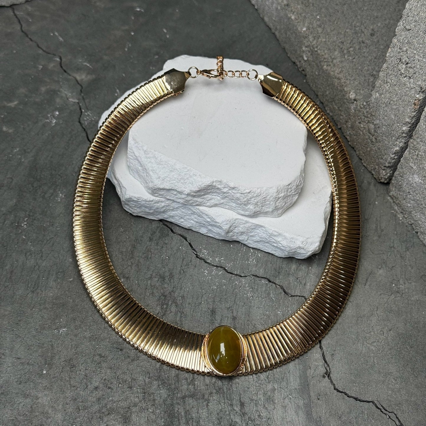 Glow Getter Pendant Choker 19" w/ Extender