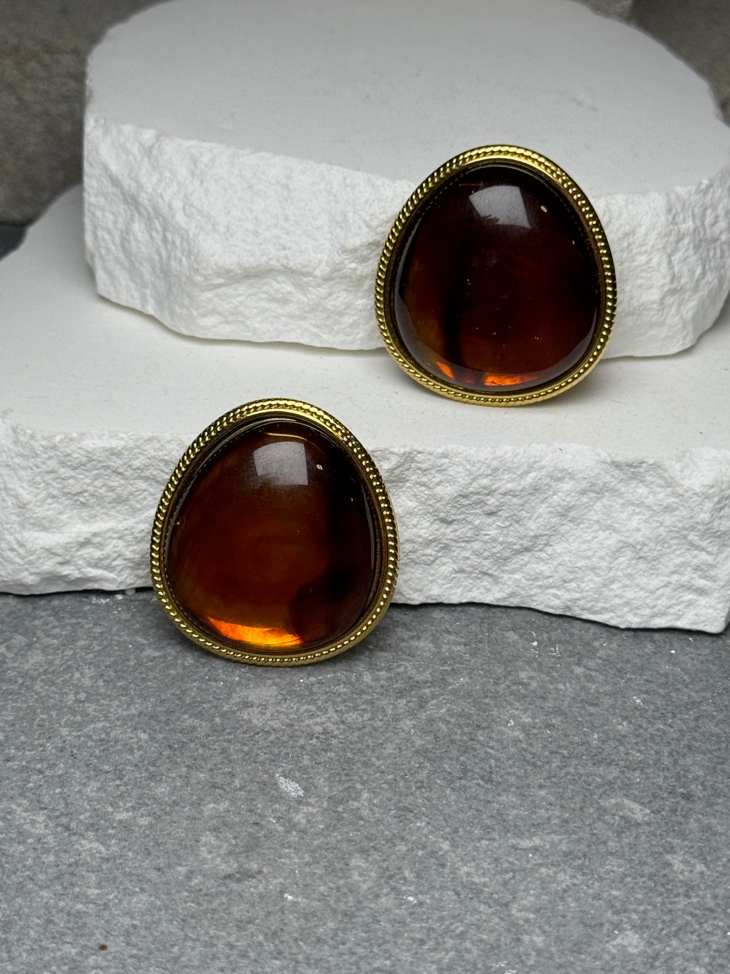 The Milan Resin Studs