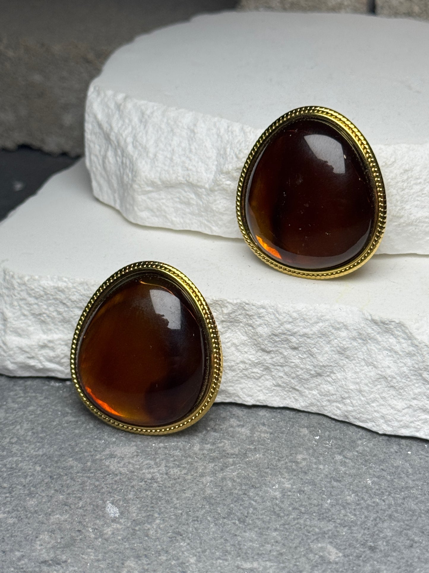 The Milan Resin Studs