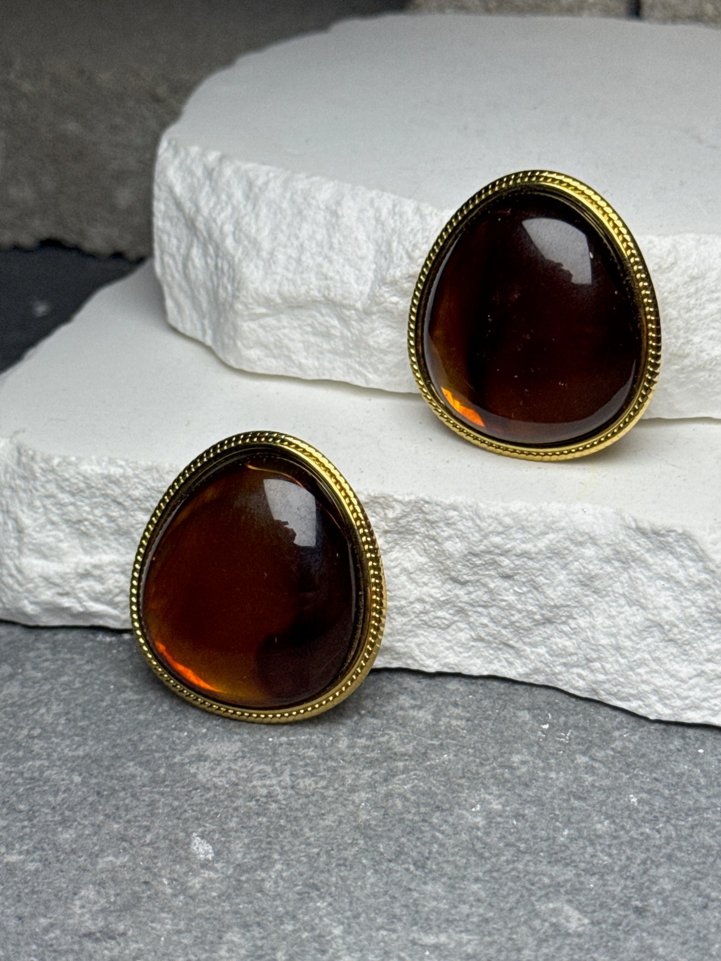 The Milan Resin Studs