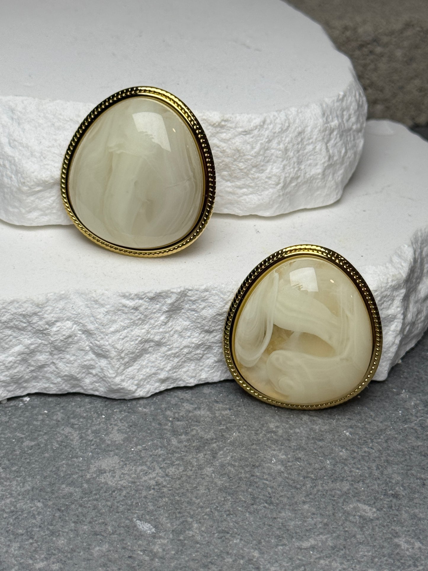The Milan Resin Studs