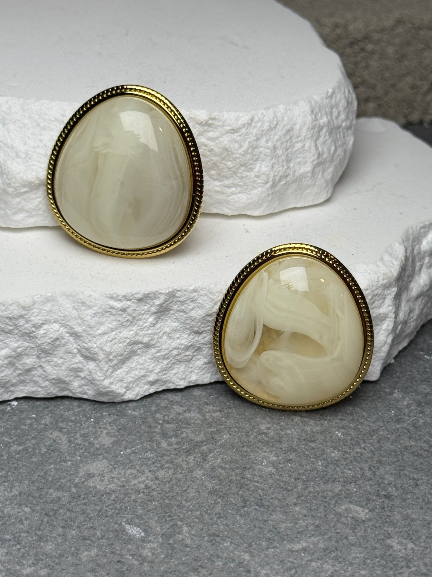 The Milan Resin Studs