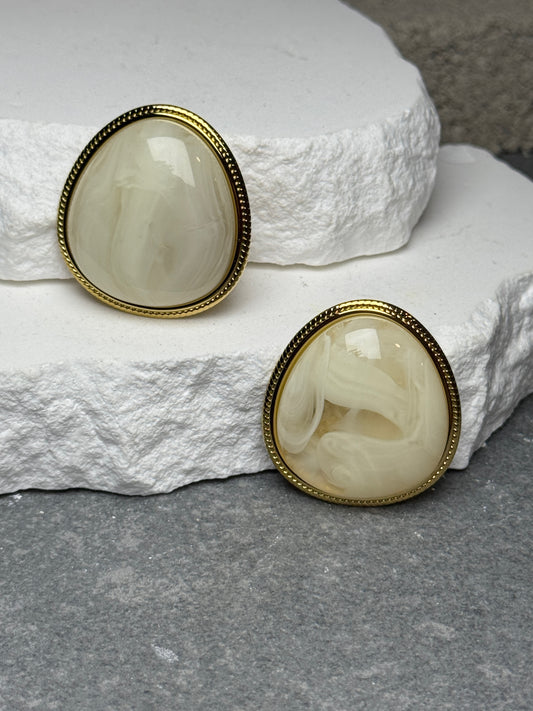 The Milan Resin Studs