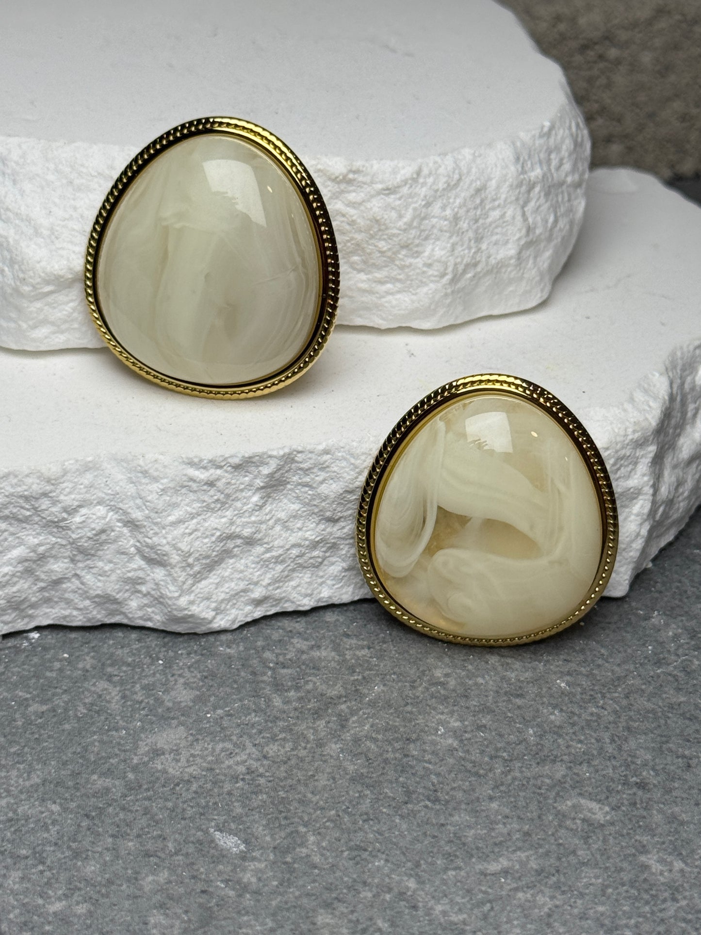 The Milan Resin Studs