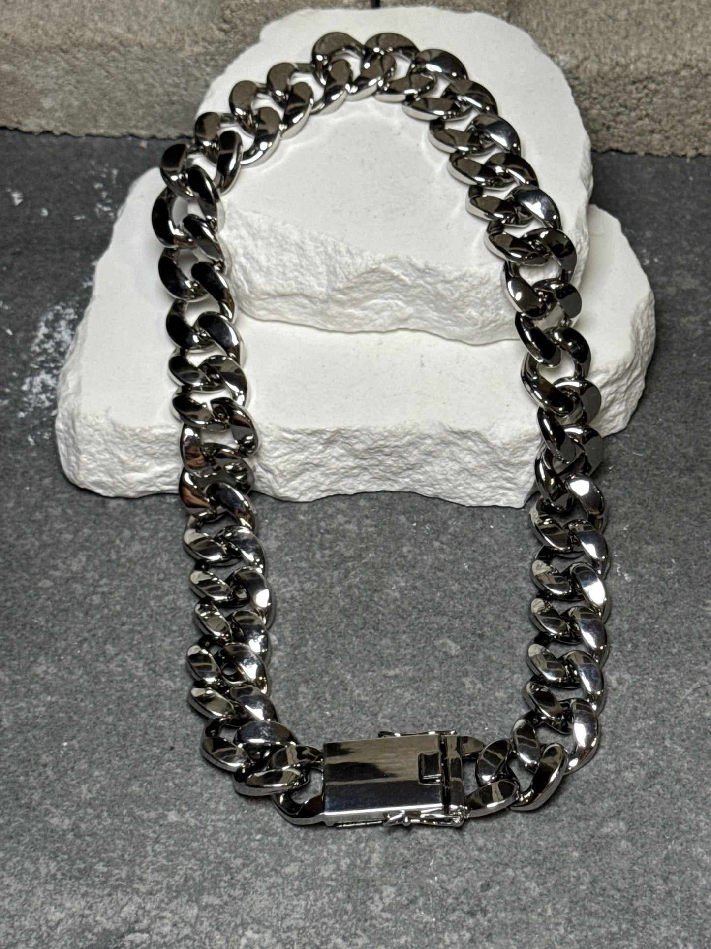 The Urban Luxe Chain