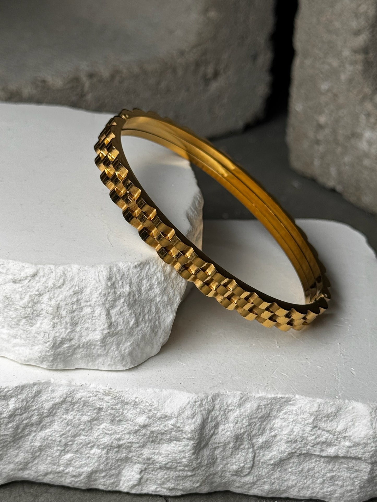 Roly Hinge Bracelet 6.5