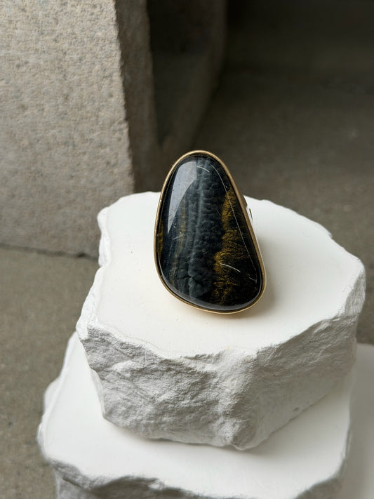 The Dark Muse Expandable Ring