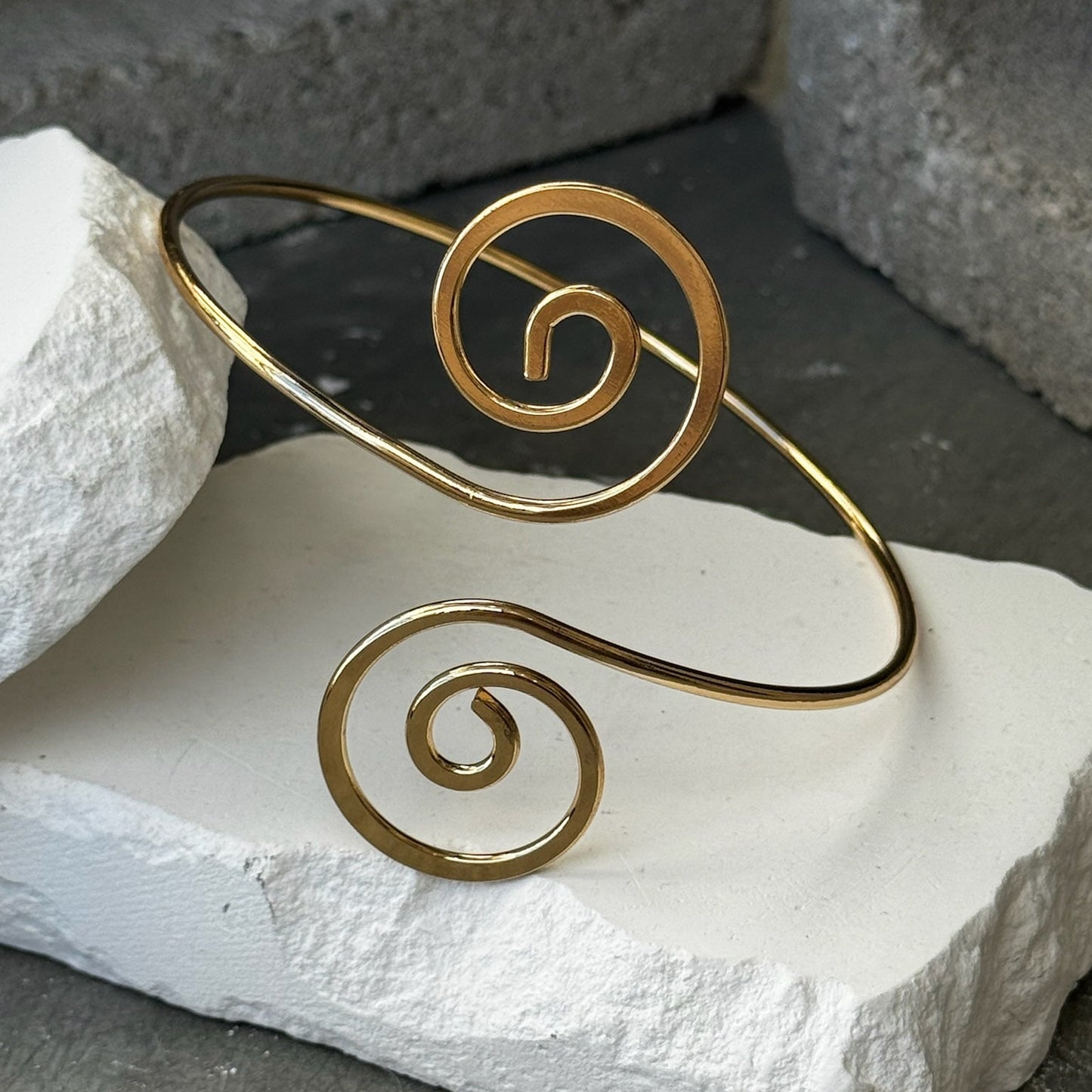 Plot Twist Swirl Arm Cuff